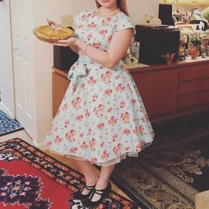 1920s style housewife dress